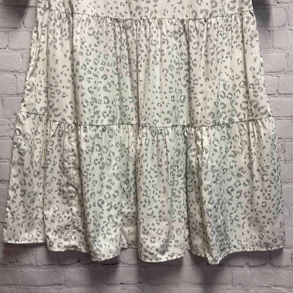 Cotton, knee high, short sleeve, scoop neck dress. - Picture 9 of 14